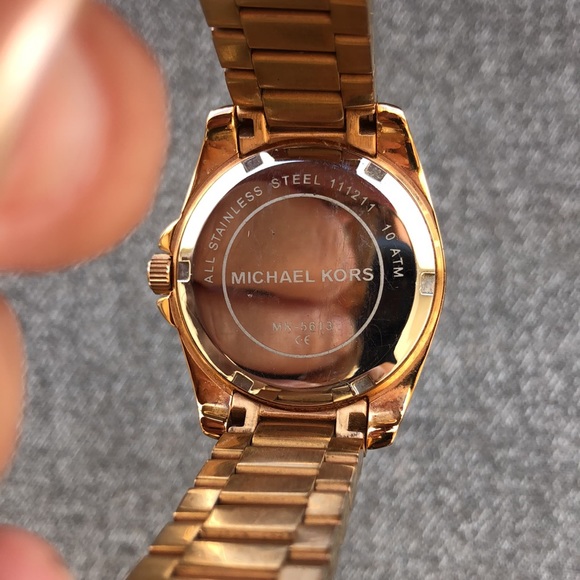 MICHAEL KORS Women's MK 5613 Rose Gold-Tone Stainless Steel Bracelet Watch - Picture 4 of 8